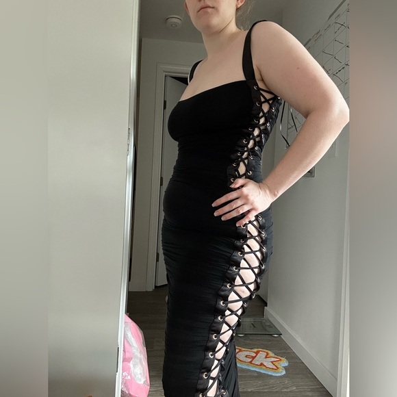GORGEOUS strappy black dress - Picture 6 of 8